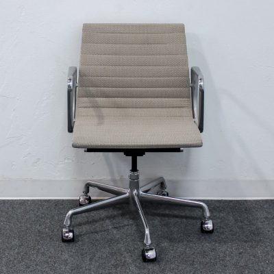 Herman Miller Eames Midback Management Chair - 24975